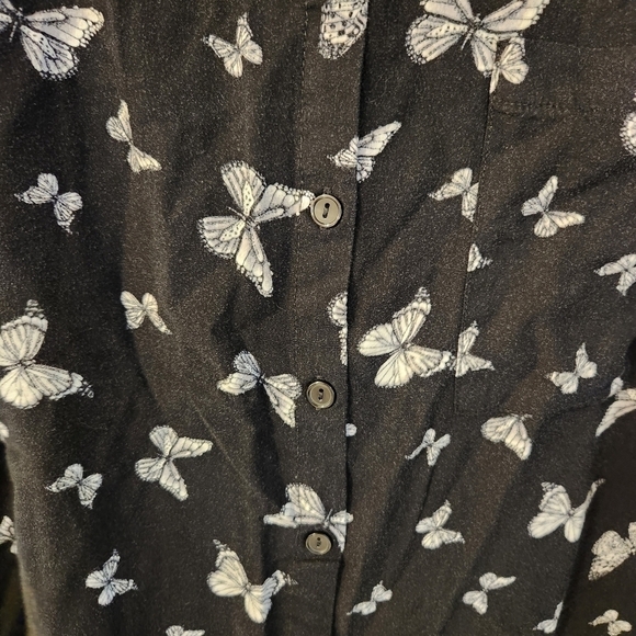 No Boundaries Button Down JXXL - Picture 2 of 7